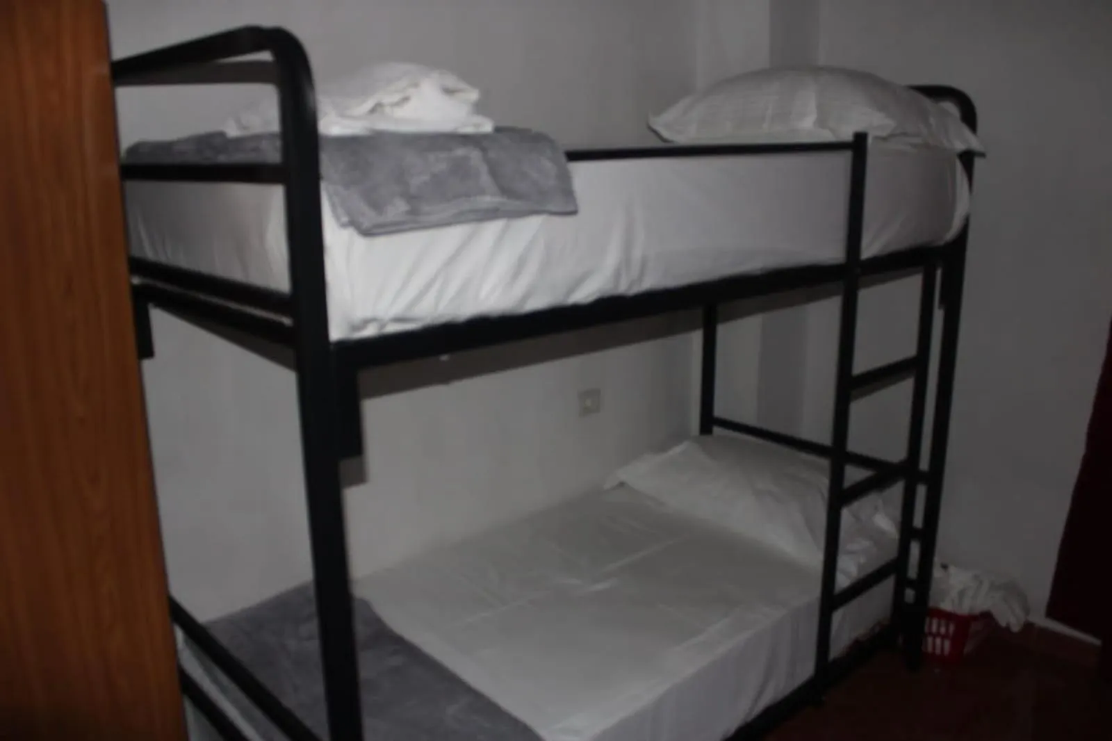 Crew Hostel تيرانا