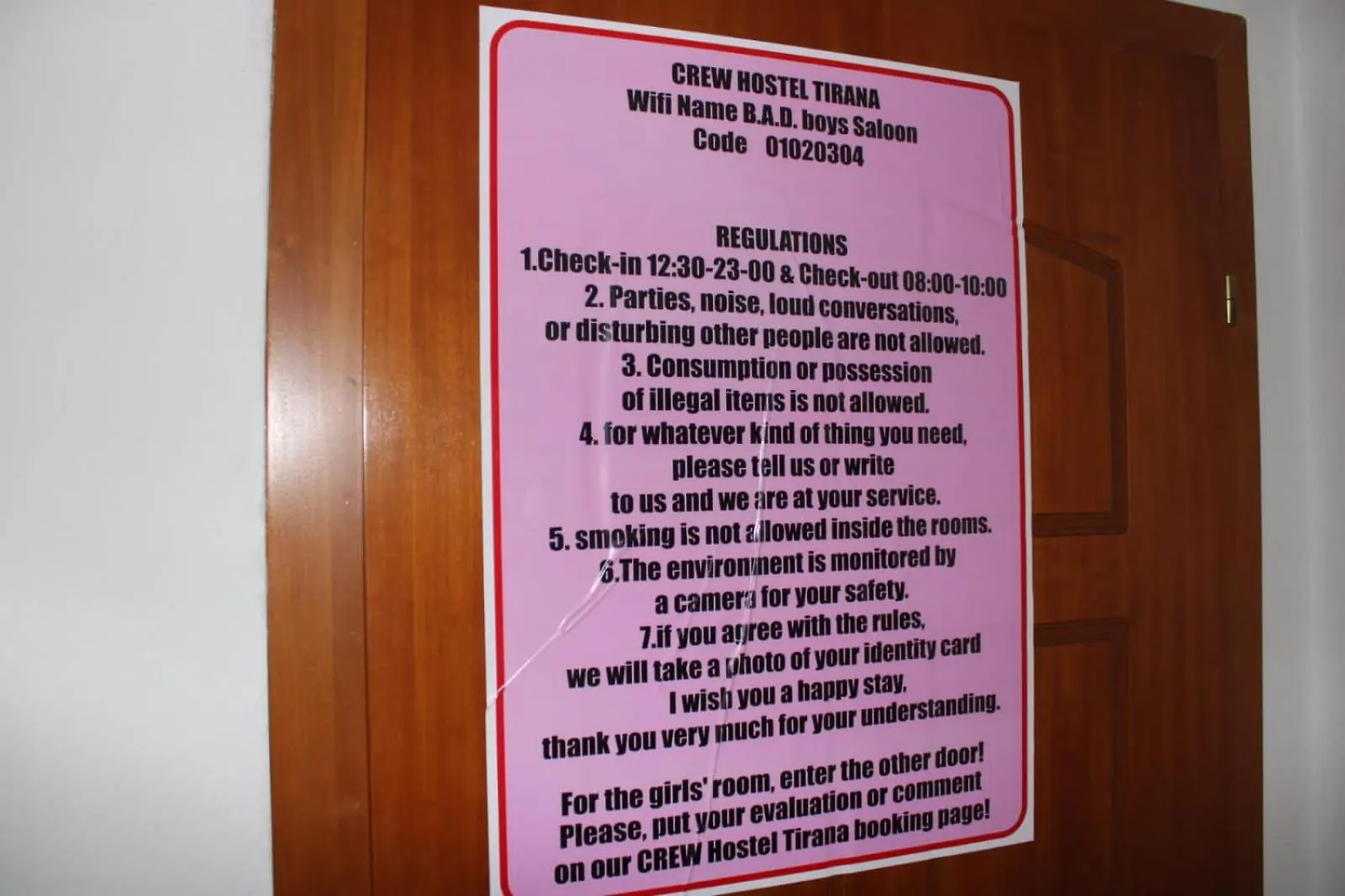 Crew Hostel تيرانا